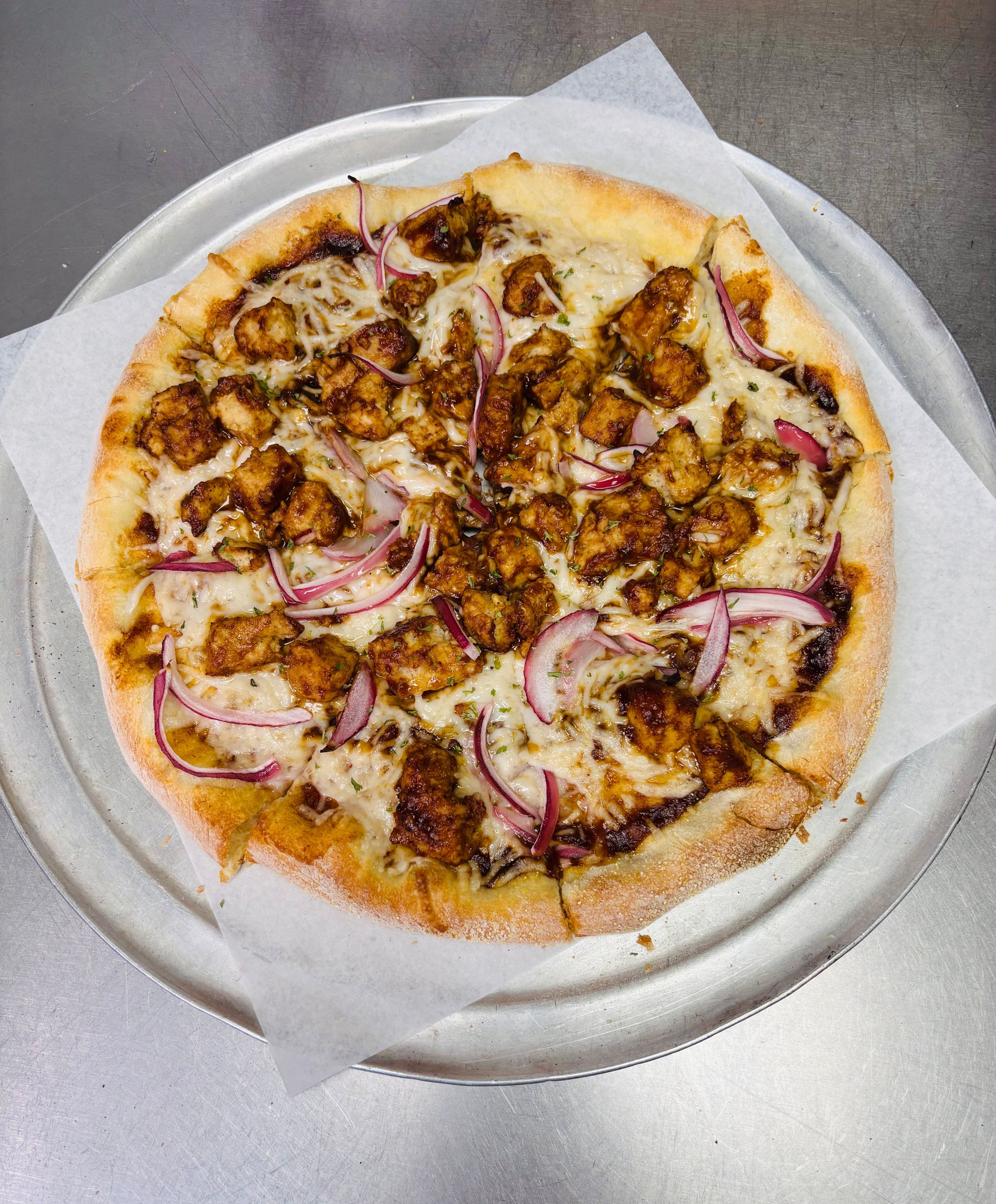Fiction Chicken BBQ Vegan Pizza 🌱.